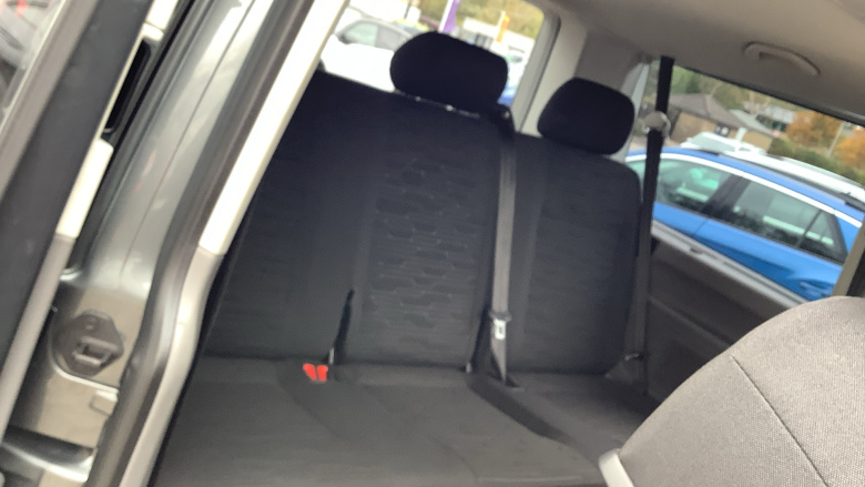 Volkswagen Transporter Shuttle T32 Swb Diesel 2.0 TDI 110PS SE Minibus